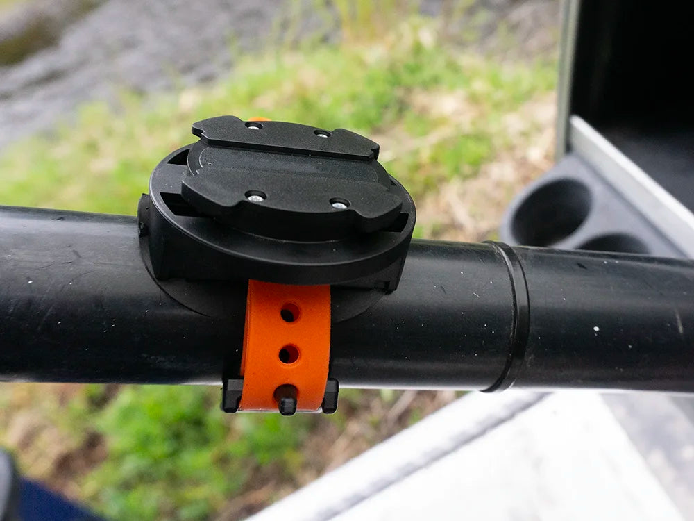 How to install the bar mount locking cup holder: Place on tube or bar and pull the strap tight.